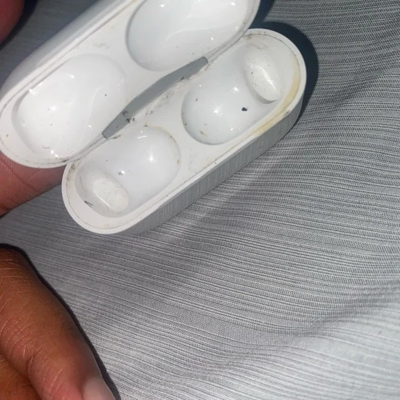 Apple AirPods Pro case